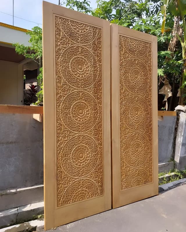 Pintu kayu kuat dan indah untuk rumah - Karya Mebel Desa Sajen