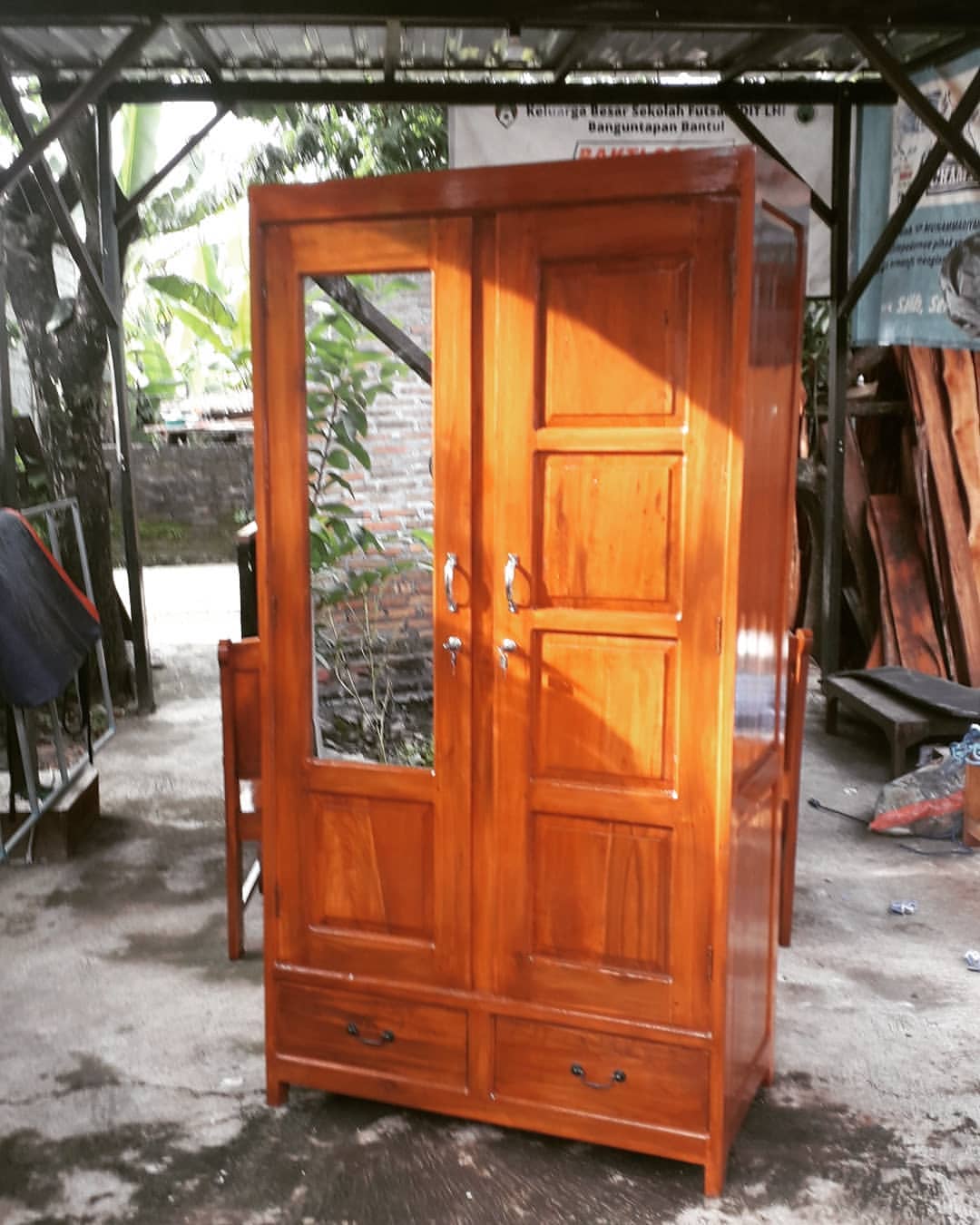 Lemari pakaian kayu custom berkualitas - Karya Mebel Desa Sajen